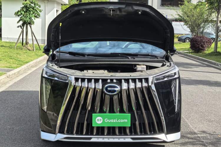 Used GAC Trumpchi M8 2023 Zongshi Series Dual-Motor YuZun Edition Engine Bay