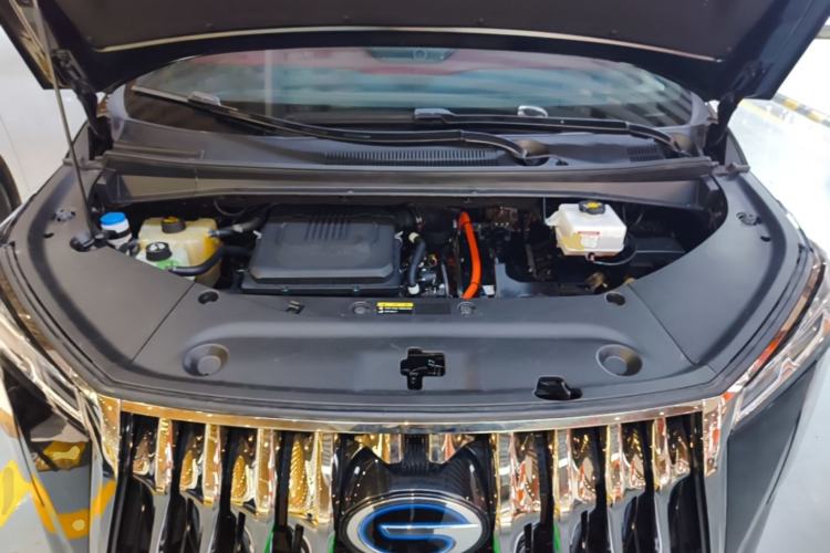 Used GAC Trumpchi M8 2023 Zongshi Series Dual-Motor YuZun Edition Engine Bay