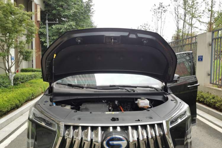 Used GAC Trumpchi M8 2023 Zongshi Series Dual-Motor Flagship Edition Engine Bay