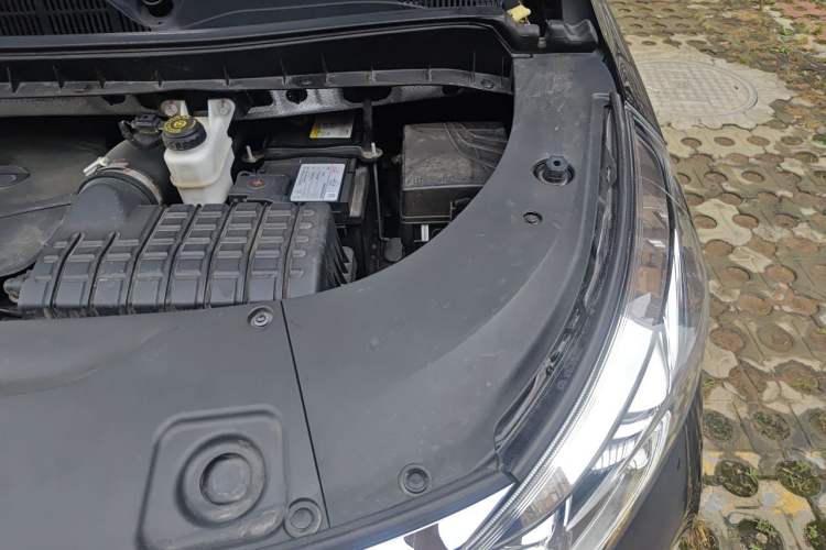 Used GAC Trumpchi M8 2023 Lingxiu Series 390T Deluxe Edition Engine Bay Left