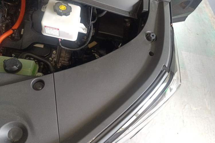 Used GAC Trumpchi M8 2023 Zongshi Series Dual-Motor Flagship Edition Engine Bay Left