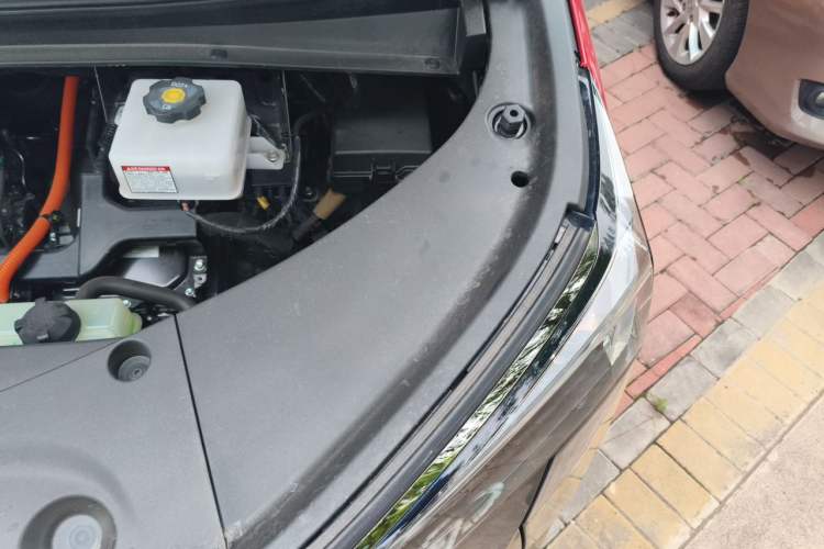 Used GAC Trumpchi M8 2023 Zongshi Series Dual-Motor YuZun Edition Engine Bay Left