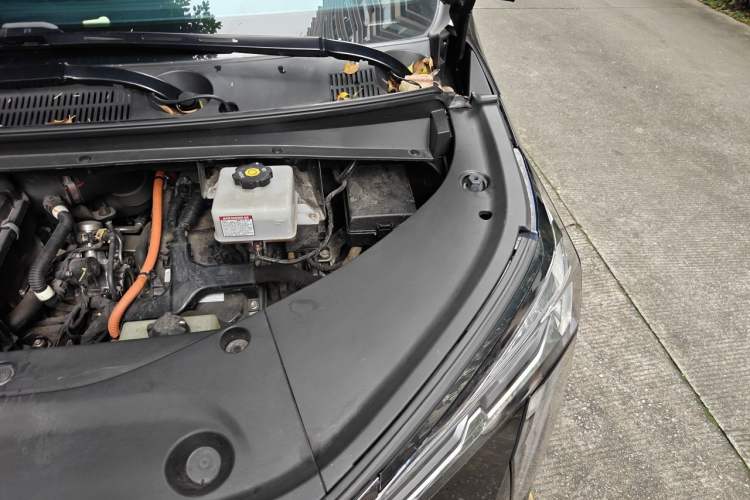 Used GAC Trumpchi M8 2023 Zongshi Series Dual-Motor YuZun Edition Engine Bay Left