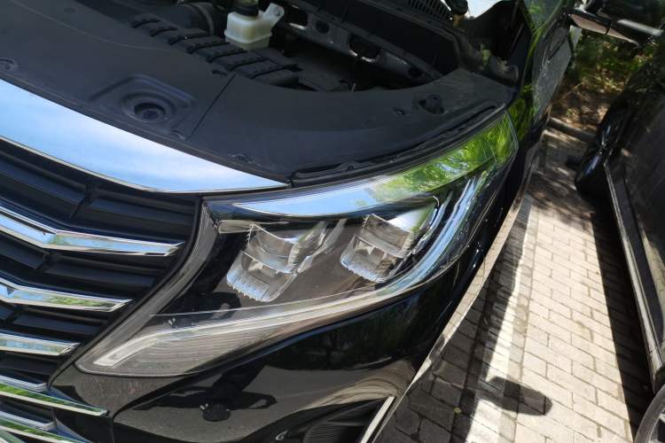 Used GAC Trumpchi M8 2023 Lingxiu Series 390T Ultimate Edition Engine Bay Left