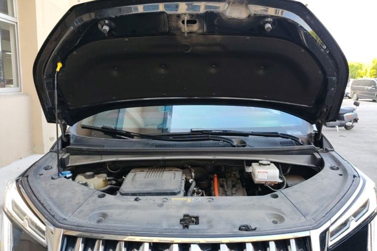 Used GAC Trumpchi M8 2023 Zongshi Series Dual-Motor YuZun Edition Engine Bay