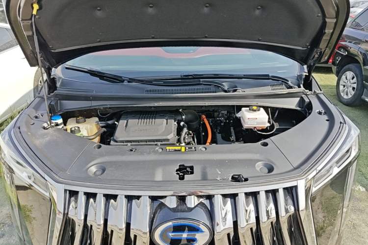 Used GAC Trumpchi M8 2023 Zongshi Series Dual-Motor Supreme Edition Engine Bay