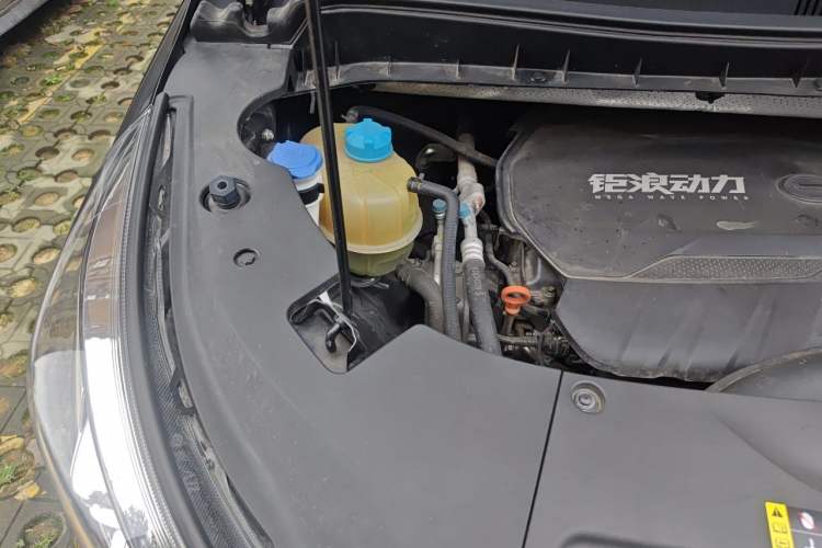 Used GAC Trumpchi M8 2023 Lingxiu Series 390T Deluxe Edition Engine Bay Right