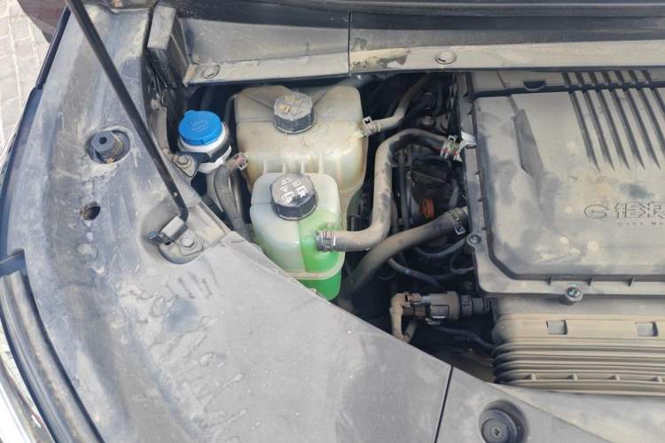 Used GAC Trumpchi M8 2023 Zongshi Series Dual-Motor YuZun Edition Engine Bay Right