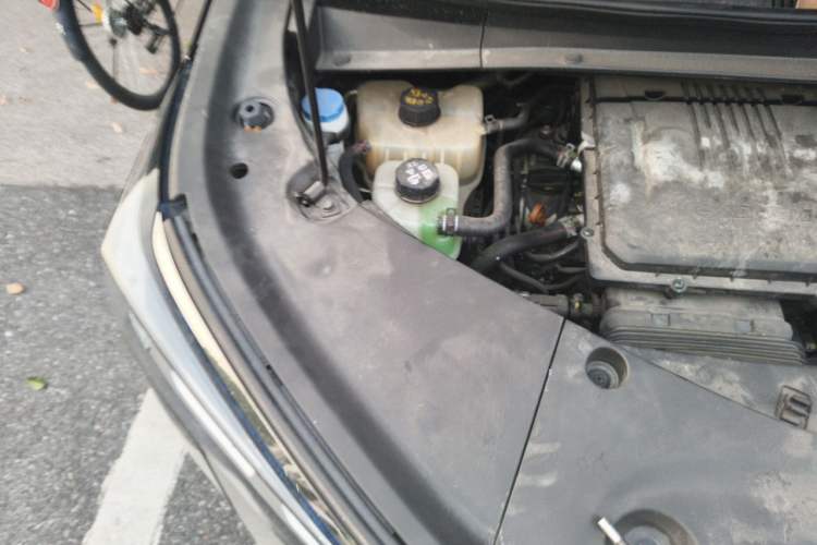 Used GAC Trumpchi M8 2023 Zongshi Series Dual-Motor Supreme Edition Engine Bay Right