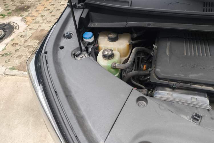 Used GAC Trumpchi M8 2023 Zongshi Series Dual-Motor Supreme Edition Engine Bay Right