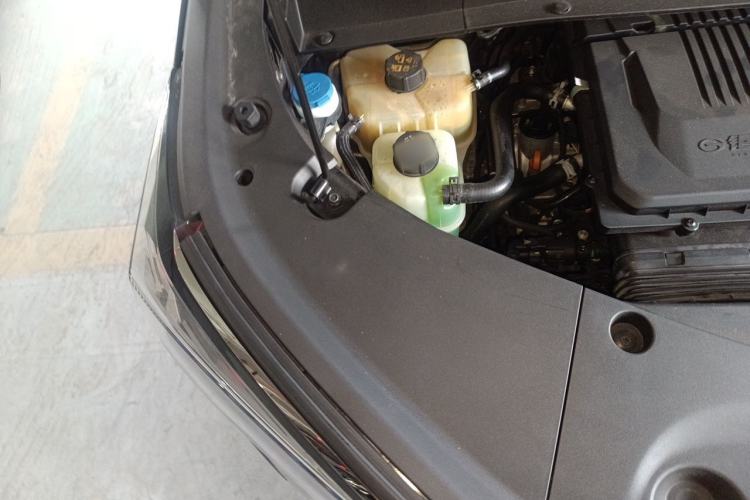 Used GAC Trumpchi M8 2023 Zongshi Series Dual-Motor Flagship Edition Engine Bay Right