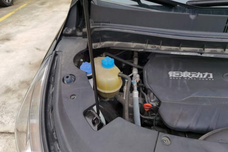 Used GAC Trumpchi M8 2023 Lingxiu Series 390T Luxury Edition Engine Bay Right