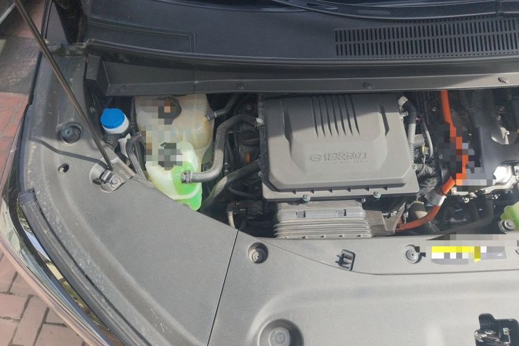 Used GAC Trumpchi M8 2023 Zongshi Series Dual-Motor YuZun Edition Engine Bay Right