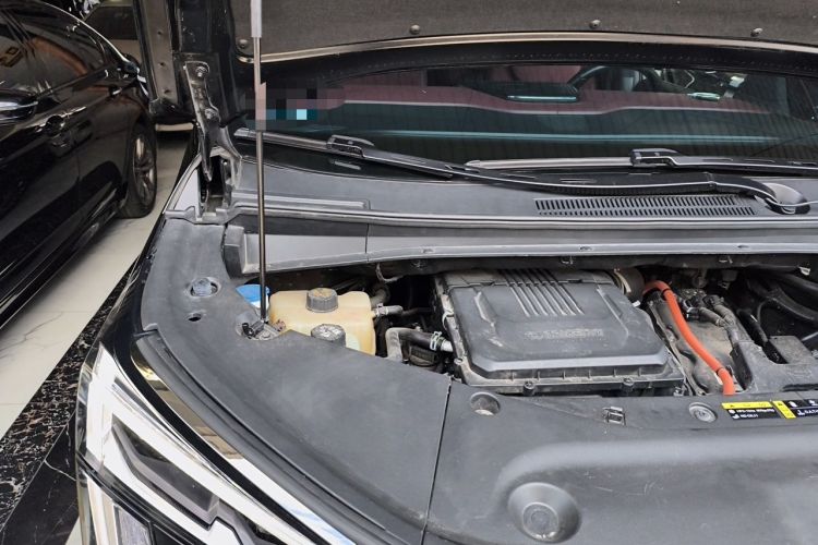 Used GAC Trumpchi M8 2023 Zongshi Series Dual-Motor Flagship Edition Engine Bay Right