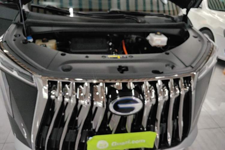 Used GAC Trumpchi M8 2023 Zongshi Series Dual-Motor Flagship Edition Engine Bay