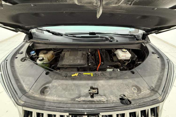 Used GAC Trumpchi M8 2023 Zongshi Series Dual-Motor YuZun Edition Engine Bay