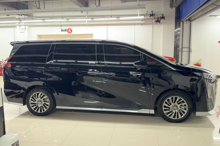 Used GAC Trumpchi M8 2023 Zongshi Series Dual-Motor Flagship Edition Exterior 2