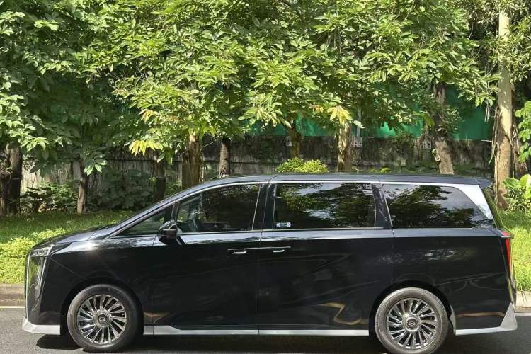 Used GAC Trumpchi M8 2023 Zongshi Series Dual-Motor YuZun Edition Exterior 2