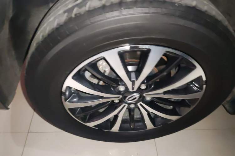 Used GAC Trumpchi M8 2023 Lingxiu Series 390T Deluxe Edition Exterior 2