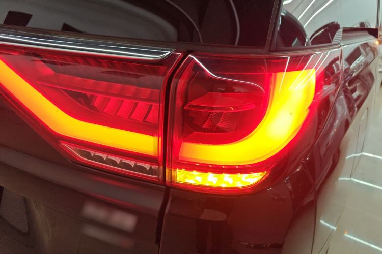 Used GAC Trumpchi M8 2023 Lingxiu Series 390T Prestige Edition Exterior 3