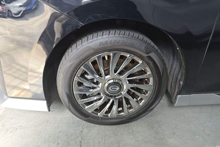 Used GAC Trumpchi M8 2023 Zongshi Series Dual-Motor YuZun Edition Exterior 4