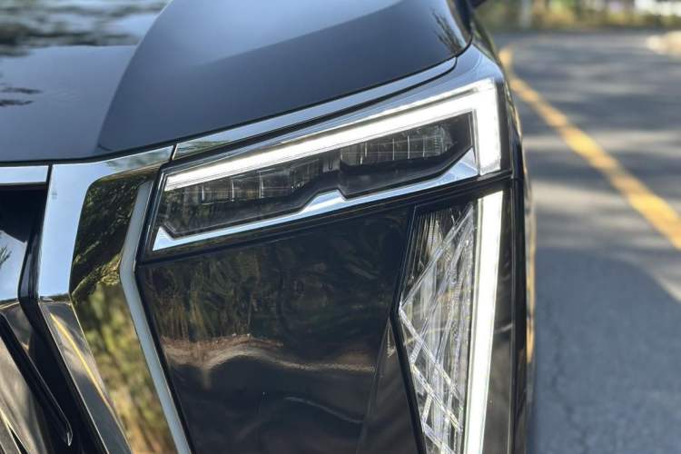 Used GAC Trumpchi M8 2023 Zongshi Series Dual-Motor Flagship Edition Exterior 4
