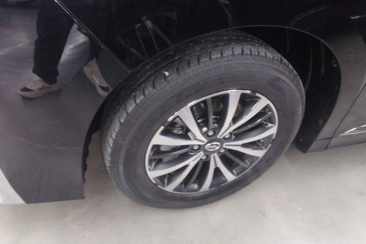 Used GAC Trumpchi M8 2023 Lingxiu Series 390T Deluxe Edition Exterior 4
