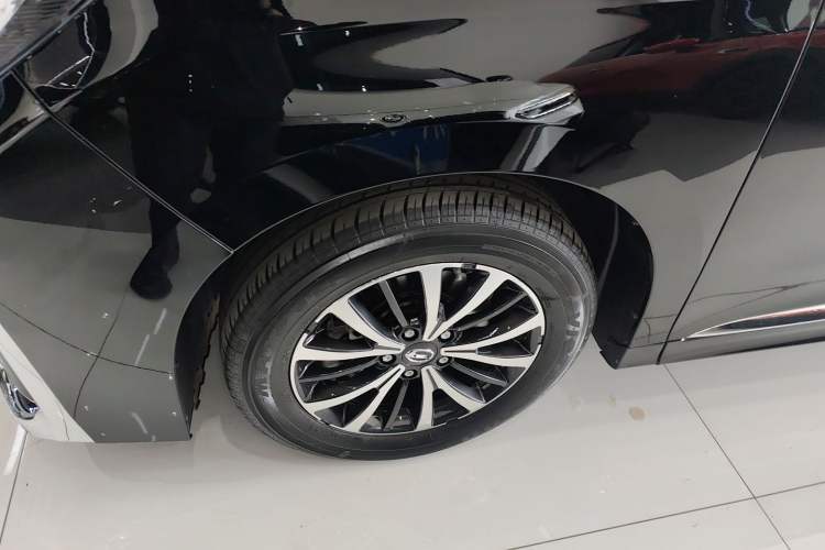 Used GAC Trumpchi M8 2023 Lingxiu Series 390T Deluxe Edition Exterior 4