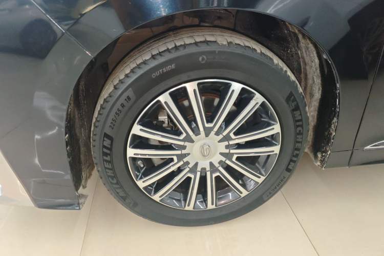 Used GAC Trumpchi M8 2023 Lingxiu Series 390T Prestige Edition Exterior 4
