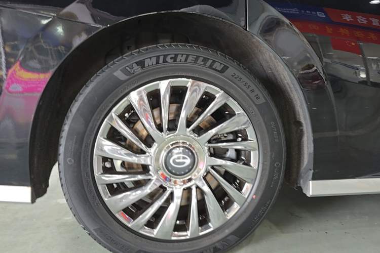 Used GAC Trumpchi M8 2023 Zongshi Series Dual-Motor YuZun Edition Exterior 5