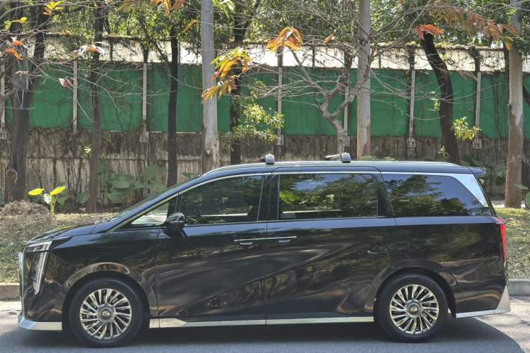 Used GAC Trumpchi M8 2023 Zongshi Series Dual-Motor Flagship Edition Exterior 5