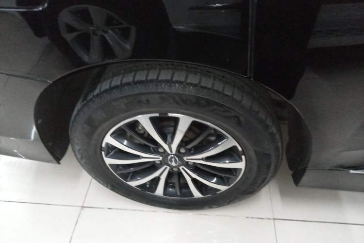 Used GAC Trumpchi M8 2023 Lingxiu Series 390T Deluxe Edition Exterior 5