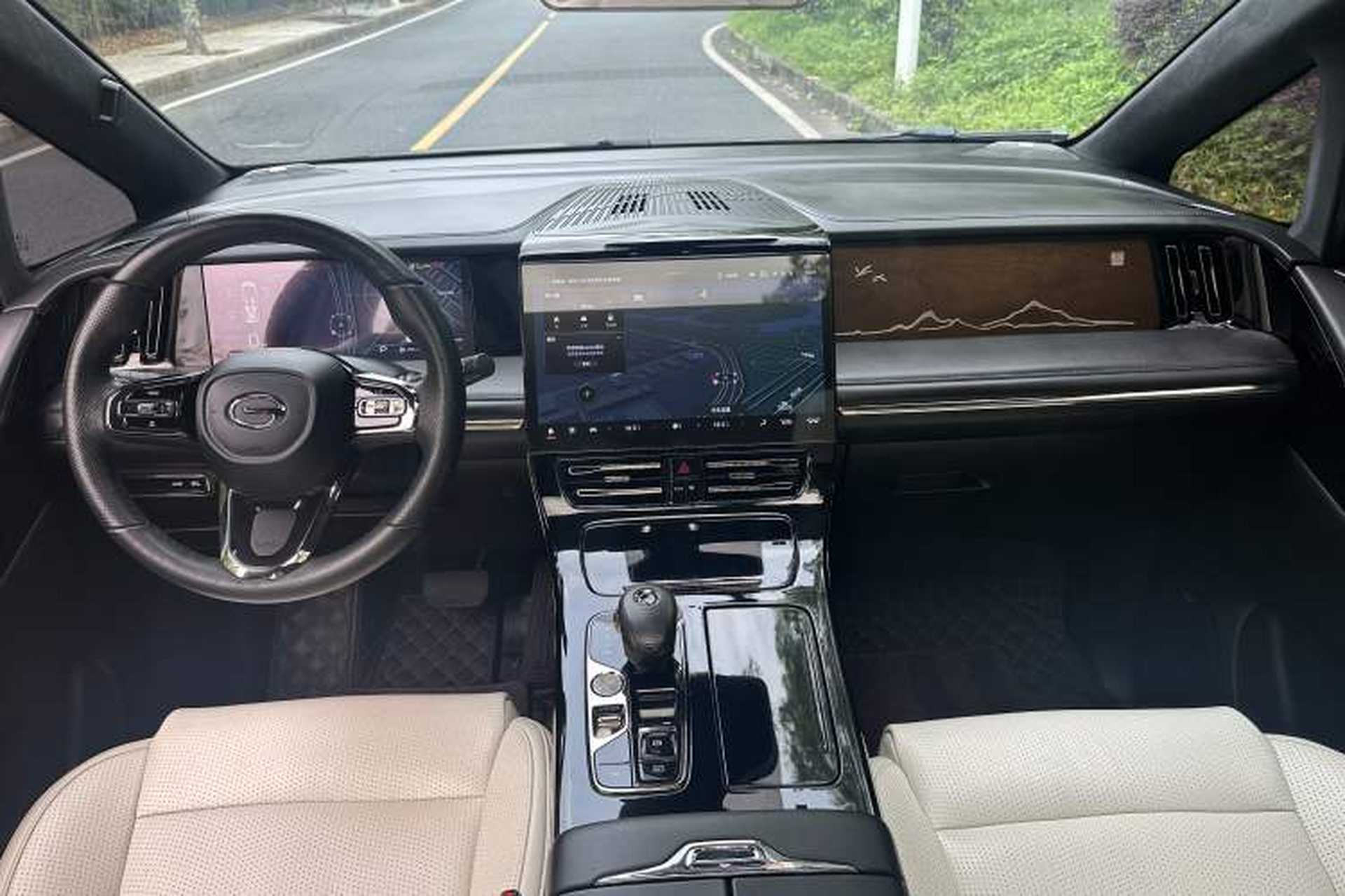Used GAC Trumpchi M8 2023 Zongshi Series Dual-Motor YuZun Edition Exterior 5