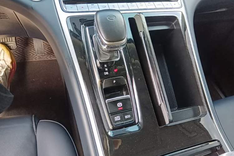 Used GAC Trumpchi M8 2023 Lingxiu Series 390T Deluxe Edition Gear Lever