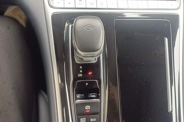 Used GAC Trumpchi M8 2023 Lingxiu Series 390T Prestige Edition Gear Lever