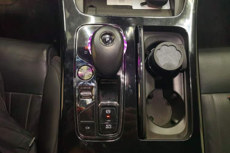 Used GAC Trumpchi M8 2023 Zongshi Series Dual-Motor YuZun Edition Gear Lever