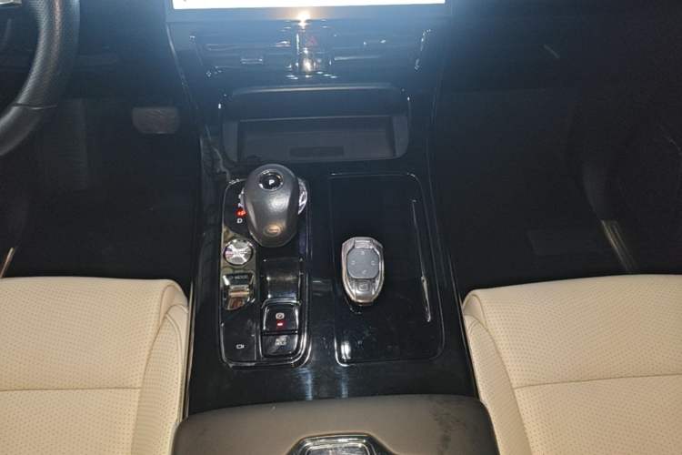 Used GAC Trumpchi M8 2023 Zongshi Series Dual-Motor YuZun Edition Gear Lever