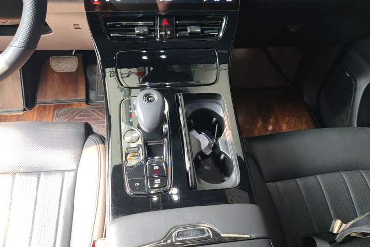 Used GAC Trumpchi M8 2023 Zongshi Series Dual-Motor Flagship Edition Gear Lever