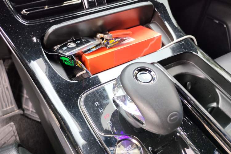 Used GAC Trumpchi M8 2023 Zongshi Series Dual-Motor Flagship Edition Gear Lever