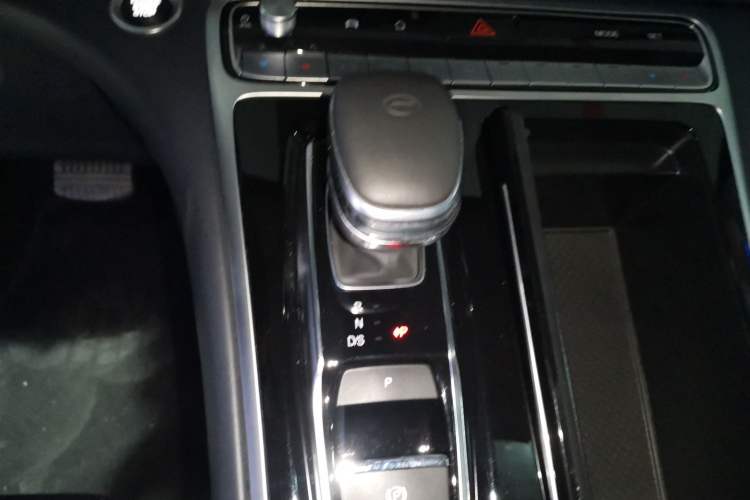 Used GAC Trumpchi M8 2023 Lingxiu Series 390T Deluxe Edition Gear Lever