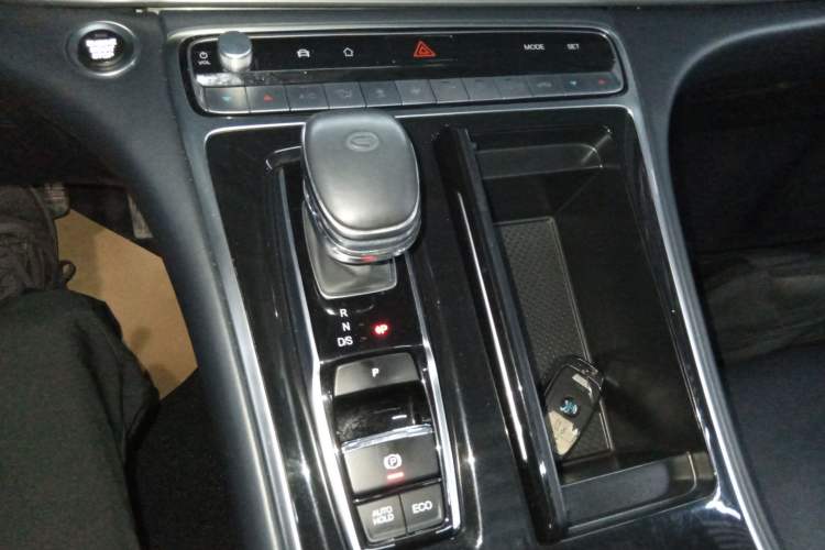 Used GAC Trumpchi M8 2023 Lingxiu Series 390T Deluxe Edition Gear Lever