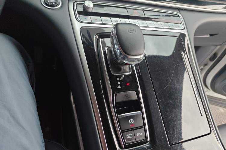 Used GAC Trumpchi M8 2023 Lingxiu Series 390T Deluxe Edition Gear Lever
