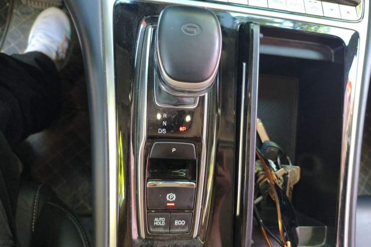 Used GAC Trumpchi M8 2023 Lingxiu Series 390T Prestige Edition Gear Lever