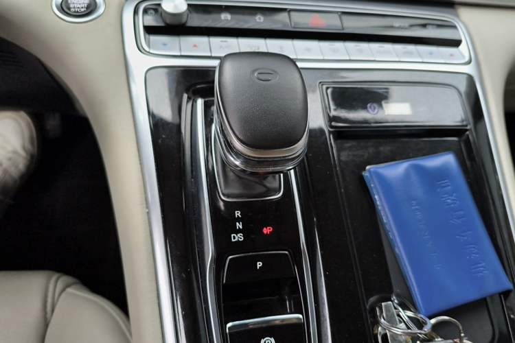 Used GAC Trumpchi M8 2023 Lingxiu Series 390T Deluxe Edition Gear Lever