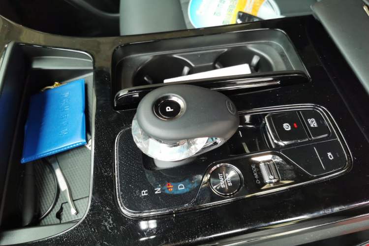 Used GAC Trumpchi M8 2023 Zongshi Series Dual-Motor Flagship Edition Gear Lever