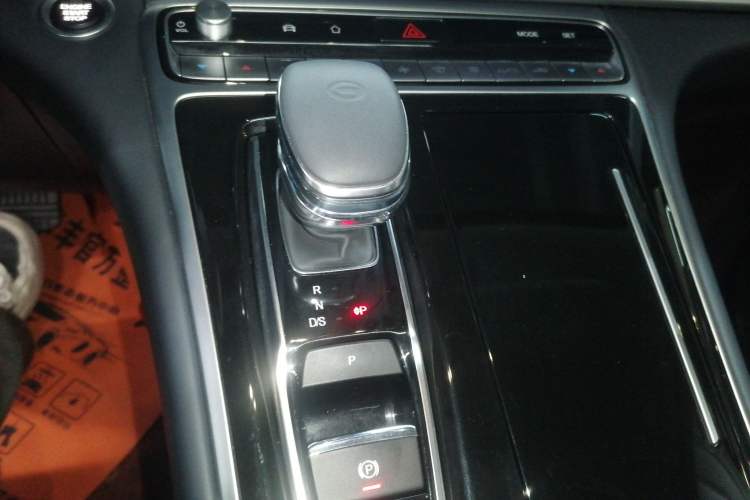 Used GAC Trumpchi M8 2023 Lingxiu Series 390T Deluxe Edition Gear Lever