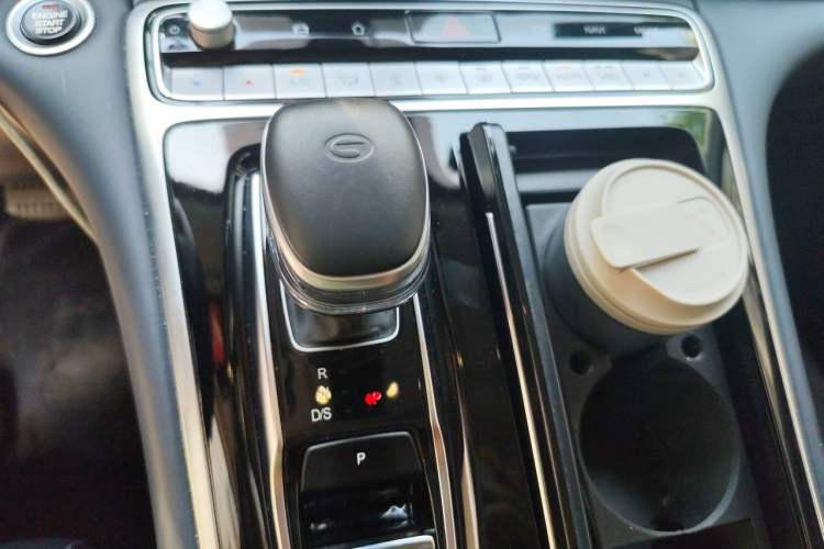 Used GAC Trumpchi M8 2023 Lingxiu Series 390T Prestige Edition Gear Lever