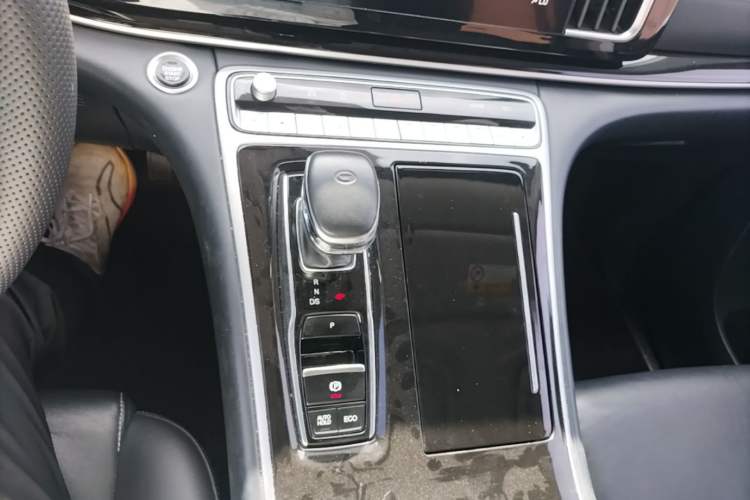 Used GAC Trumpchi M8 2023 Lingxiu Series 390T Deluxe Edition Gear Lever