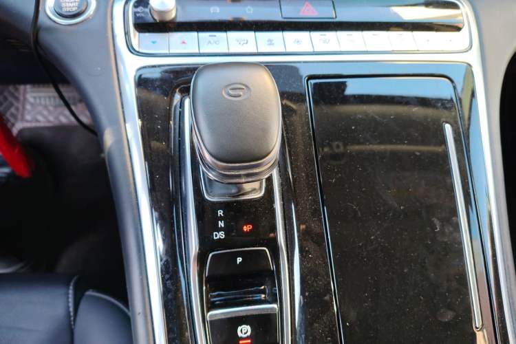 Used GAC Trumpchi M8 2023 Lingxiu Series 390T Deluxe Edition Gear Lever