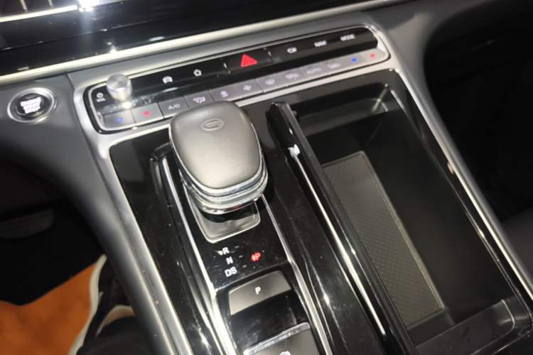 Used GAC Trumpchi M8 2023 Lingxiu Series 390T Prestige Edition Gear Lever